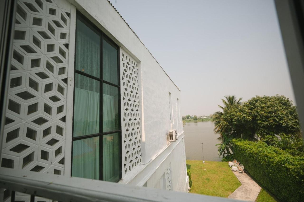 White Wall Riverfront Hotel Kamphaeng Phet Eksteriør billede