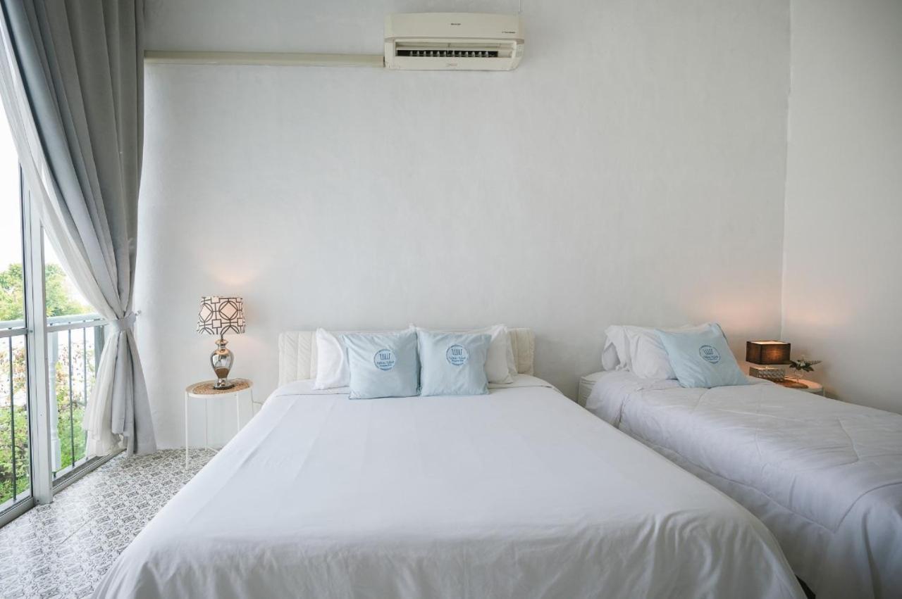 White Wall Riverfront Hotel Kamphaeng Phet Eksteriør billede