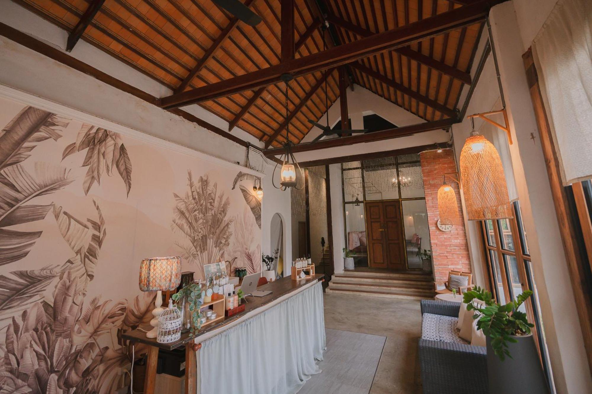 White Wall Riverfront Hotel Kamphaeng Phet Eksteriør billede