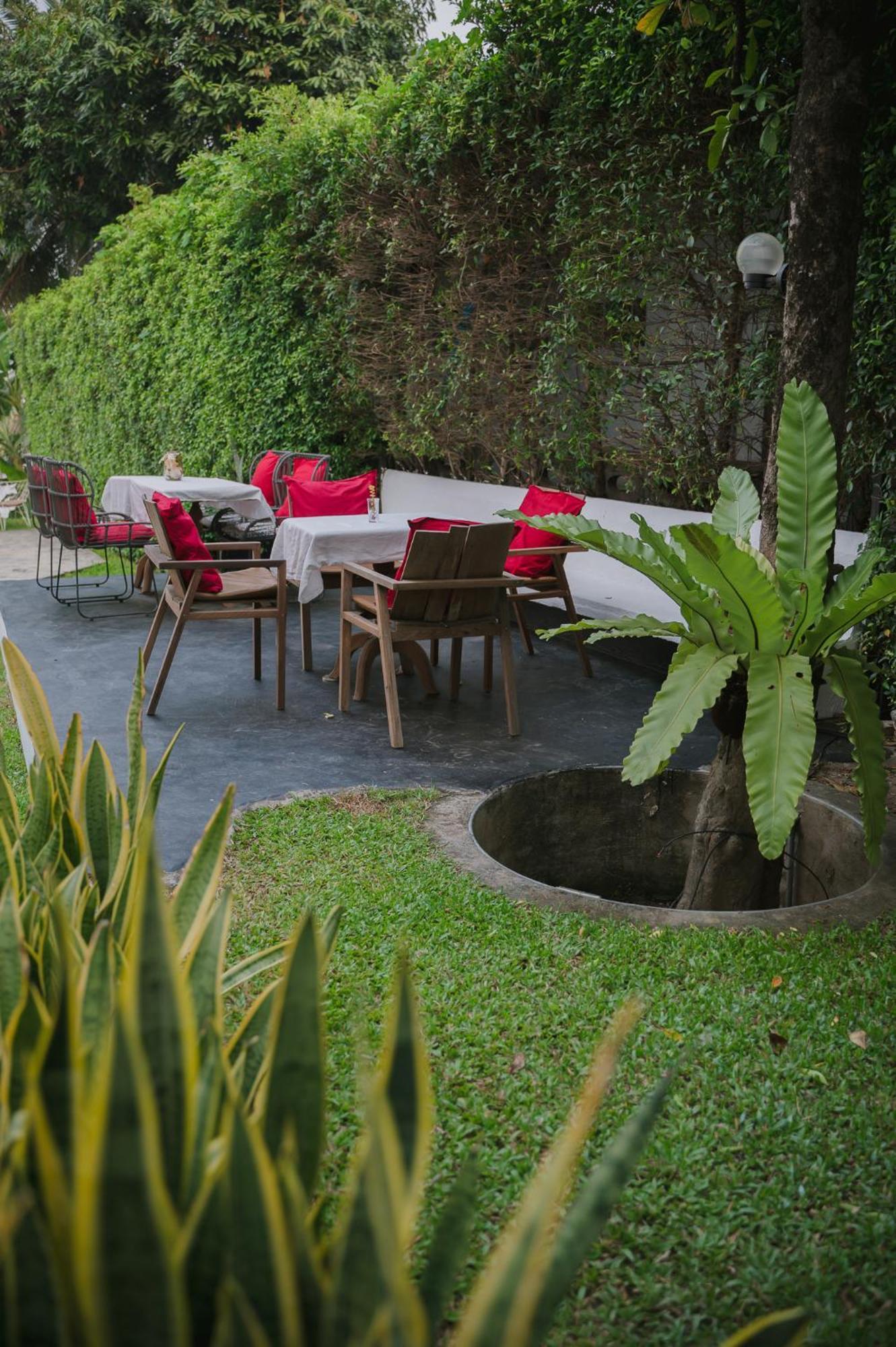 White Wall Riverfront Hotel Kamphaeng Phet Eksteriør billede