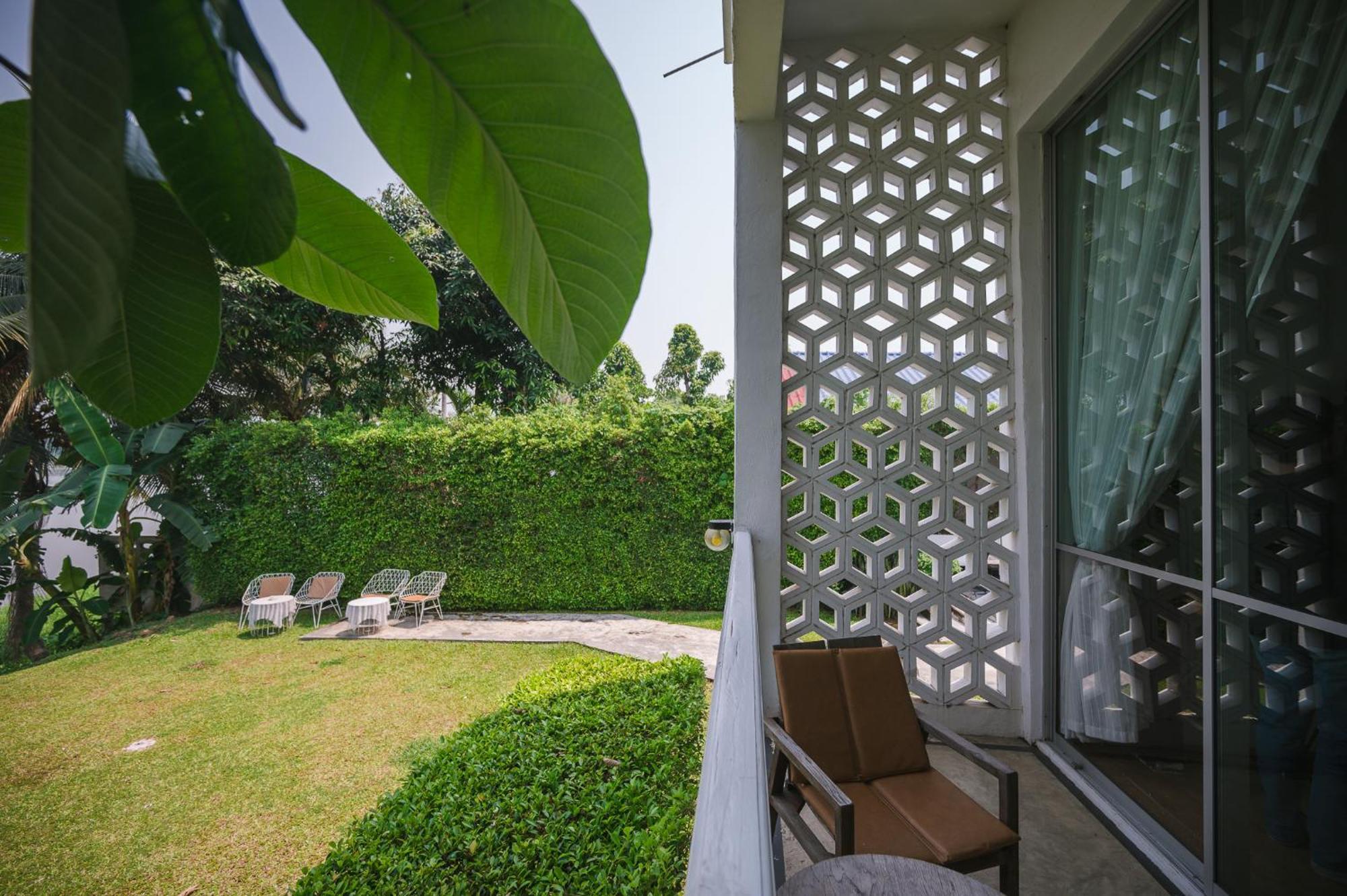 White Wall Riverfront Hotel Kamphaeng Phet Eksteriør billede