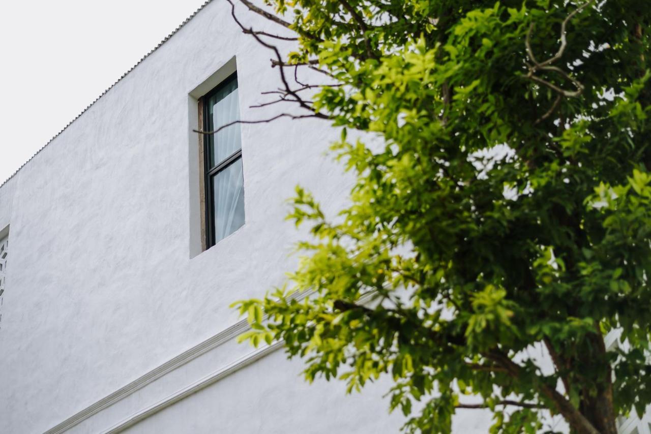 White Wall Riverfront Hotel Kamphaeng Phet Eksteriør billede